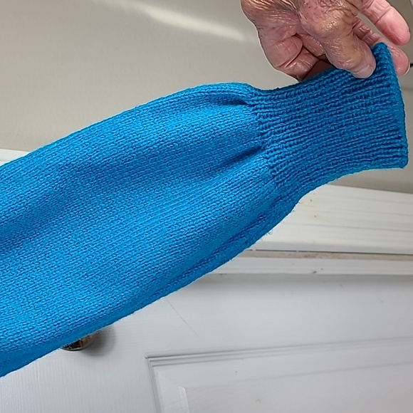 Handknit Mock Neck Sweater - Picture 3 of 9